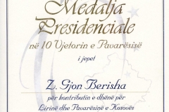 MEDALJA-PRESIDENCIALE-PER-10-VJETORIN-E-PAMVARSISE-KOSOVES-ME-16.-10.-2018-page-001
